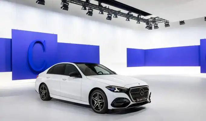 Mercedes-Benz Triedy C má po facelifte: Sumár, čo všetko sa zmenilo + cena Mercedes-Benz Triedy C