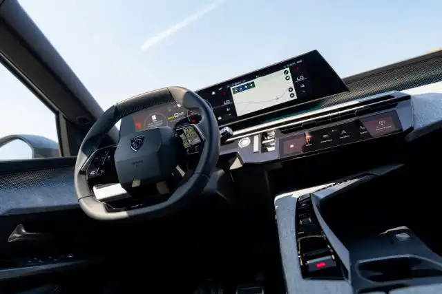 Peugeot 5008 Long Range-19