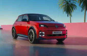 Renault 5 dostal poriadny upgrade, na nabíjačke už nebude brzdiť