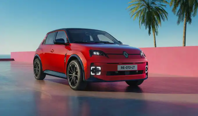 Renault 5 dostal poriadny upgrade, na nabíjačke už nebude brzdiť