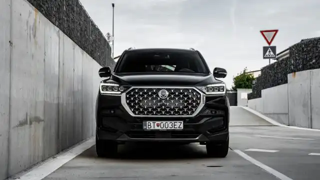 Ssang_Yong_Rexton KGM Rexton