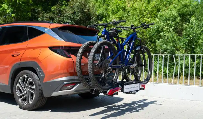 Nosič bicyklov s parkovacími senzormi vyriešil problém, na ktorý výrobcovia áut zabudli