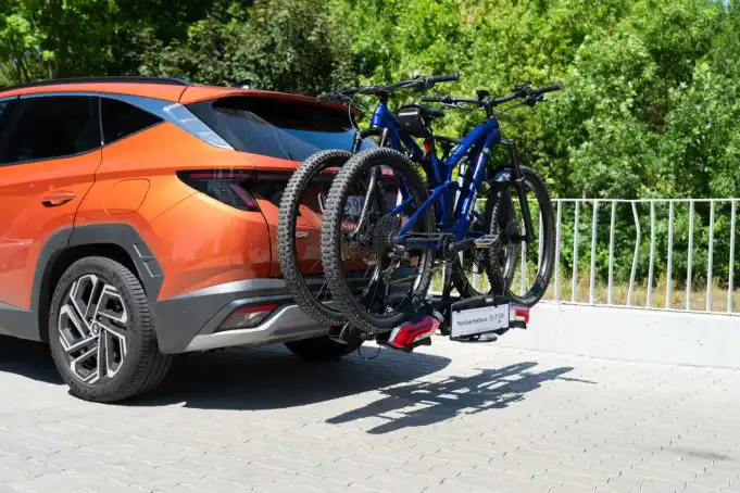Nosič bicyklov s parkovacími senzormi vyriešil problém, na ktorý výrobcovia áut zabudli