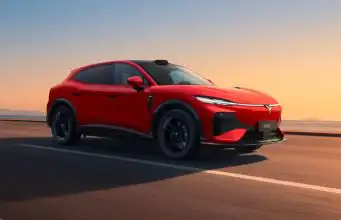 Voyah Passion S napodobnil Mercedes, jazdil po strope tunela Voyah Passion S