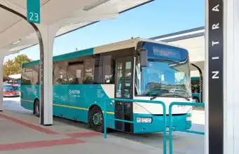 Slovensko má prvý elektrický autobus na prímestskej linke. Premávať bude medzi Nitrou a Levicami