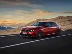 443 koní a režim na driftovanie. M350 xDrive nezabúda, prečo ľudia milujú BMW BMW radu 3