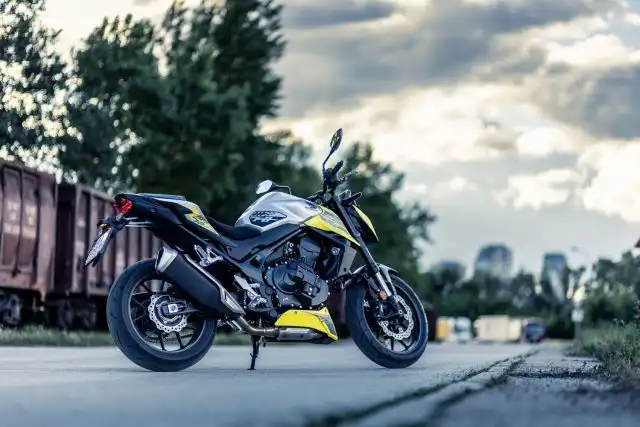 Honda_Hornet750_EClutch (11)