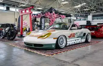 Z tuningového zrazu vyrástol seriózny autosalón. Samyho Naceriho vítali tisíce ľudí