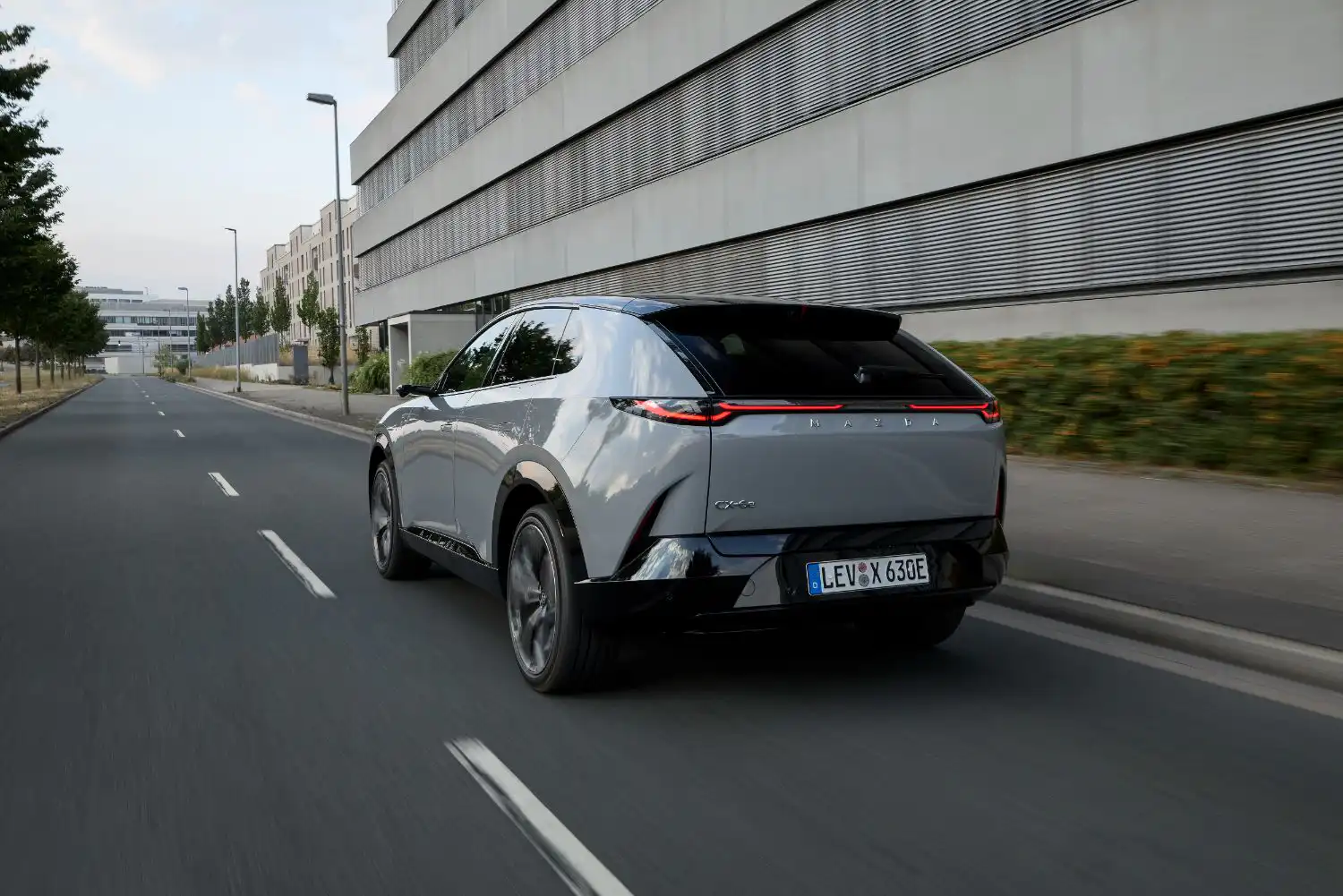 Mazda CX-6e