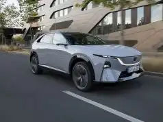 Mazda CX-6e prichádza na Slovensko: Je väčšia a lacnejšia ako CX-60 Mazda CX-6e