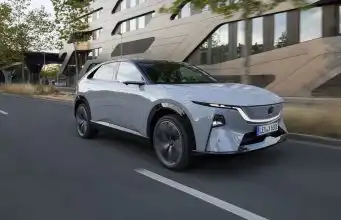 Mazda CX-6e prichádza na Slovensko: Je väčšia a lacnejšia ako CX-60 Mazda CX-6e