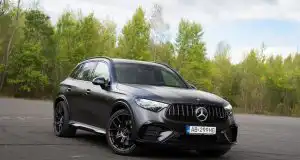 Štvorvalec? Nie, ďakujeme. Toto AMG má konečne poriadny motor