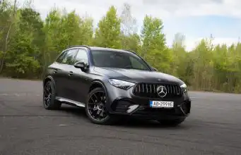 Štvorvalec? Nie, ďakujeme. Toto AMG má konečne poriadny motor