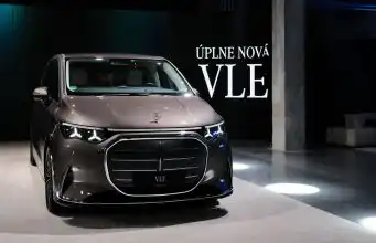 Mercedes na Slovensku ukázal obývačku na kolesách, odvezie až 8 ľudí Mercedes-Benz VLE
