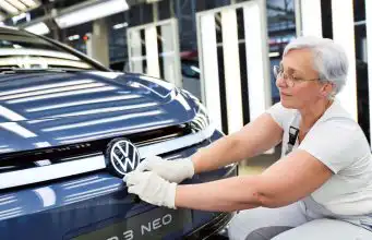 Volkswagen prepustí 50-tisíc zamestnancov a zruší polovicu modelov výroba vozidla značky Volkswagen