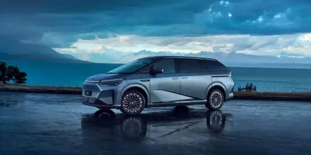 XPENG X9_1