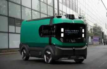 Fiat Tris a Bow: Dve vízie budúcnosti mestských zásielok