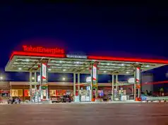 Nafta za 2,40 € a veľké výpadky palív. Krajina NATO hlási problémy na pumpách