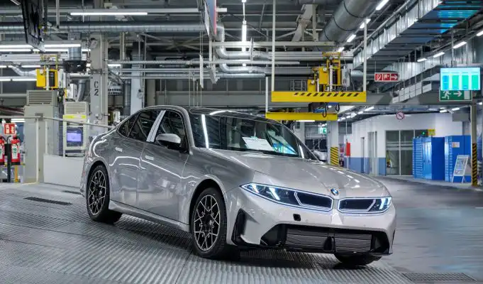 Drahé mzdy aj energie. BMW nám ukázalo, ako chce v Nemecku udržať výrobu áut BMW radu 3