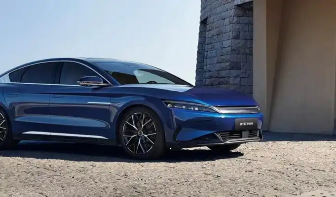 Stovka za 3,9 sekundy a komfort limuzíny. BYD Han má čím lákať aj náročných