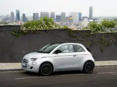 Ťažký deň v práci? Toto auto vám cestou domov navodí dovolenkovú náladu Fiat 500 Cabrio