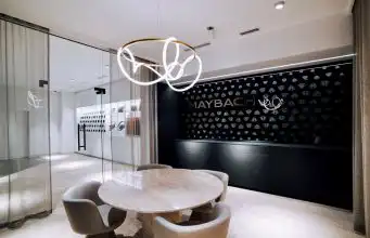Hedin Automotive otvoril na Slovensku prvý Maybach Manufaktur Lounge Maybach Manufaktur Lounge
