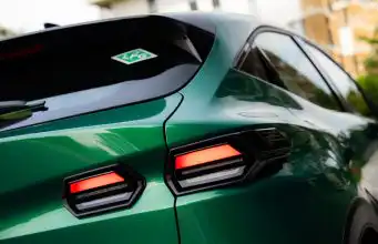 Pumpári vás budú nenávidieť. Toto auto má dve nádrže a brutálny dojazd Renault Clio LPG