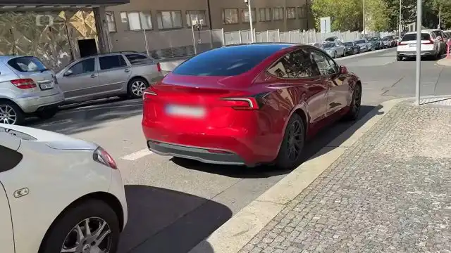 Reportéri_ČT_1 Tesla