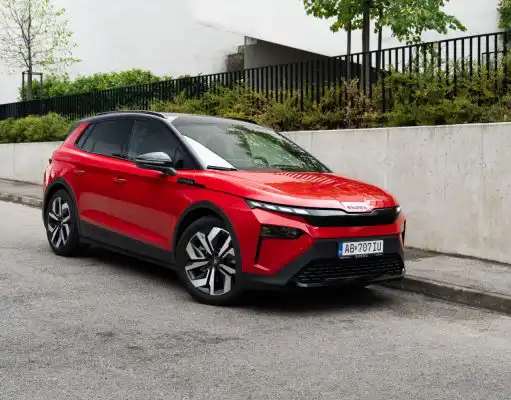 Elroq dostal lacnejšiu LFP batériu. Vyskúšali sme, koľko prejde zo 100 na 0 % Škoda Elroq 60 Sportline