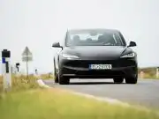Toto je NAJLACNEJŠIA Tesla: Racionálna voľba, ktorá prekonáva očakávania Tesla Model 3