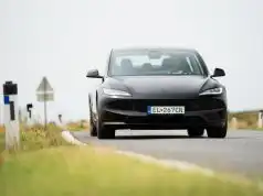 Toto je NAJLACNEJŠIA Tesla: Racionálna voľba, ktorá prekonáva očakávania Tesla Model 3
