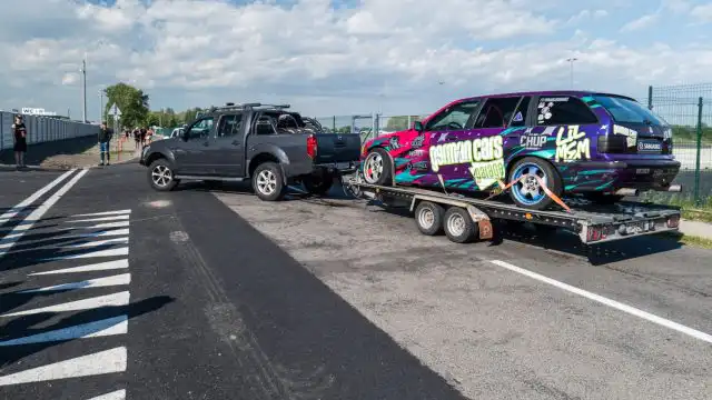 prives_odtahovka_auto_na_voziku