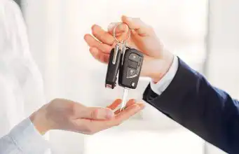 Predávate auto? Pozor, štát mení pravidlá, za chyby kupujúceho zaplatí predávajúci
